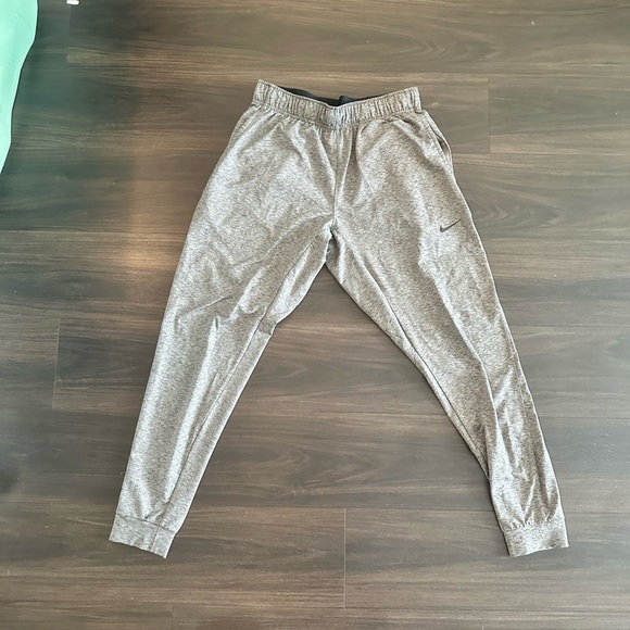 Nike Gray Jogger Sweatpants with Elastic Waistband - Picture 1 of 4